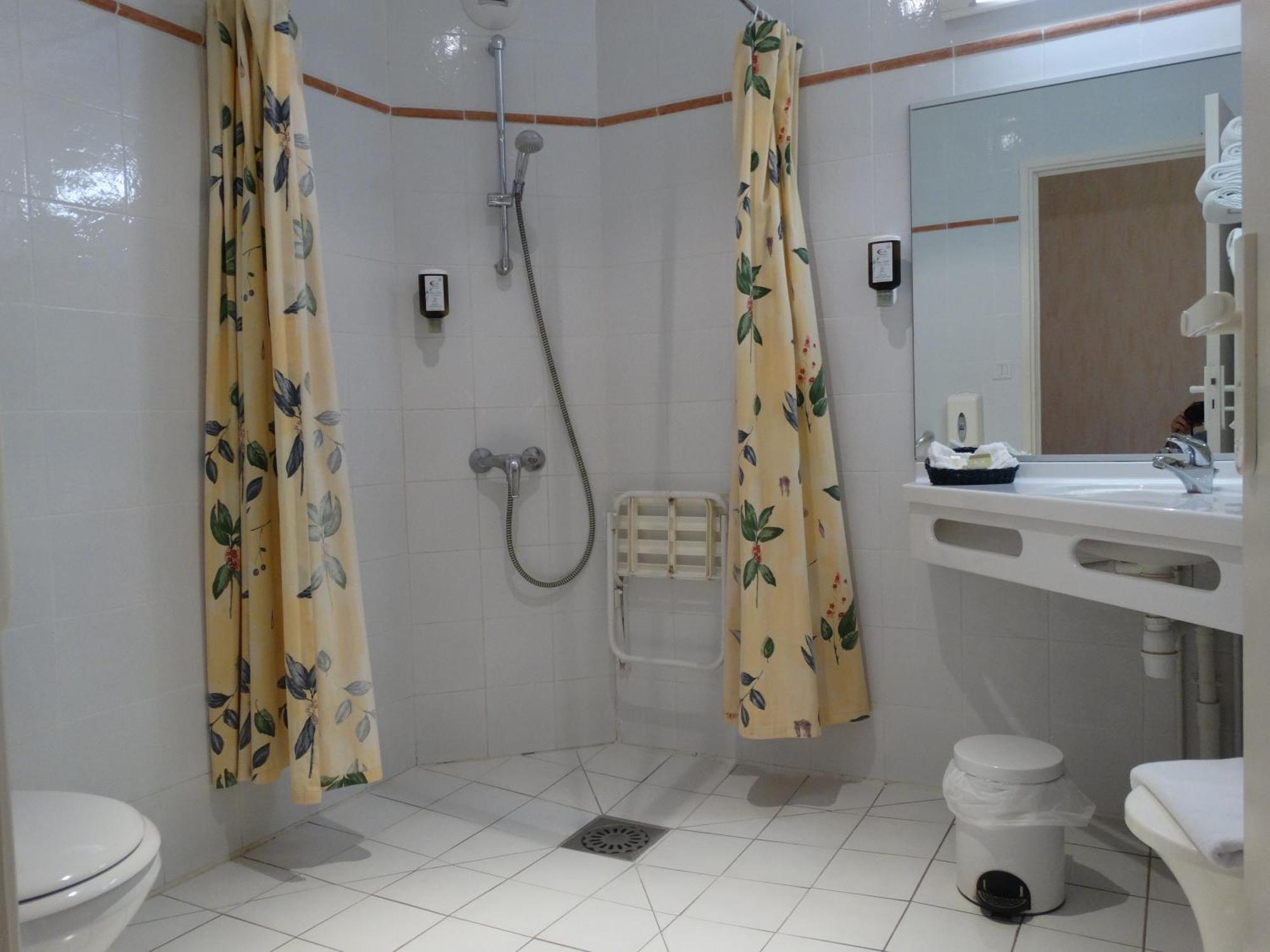 Logis Hotel Du Pont Neuf Le Veurdre Dış mekan fotoğraf