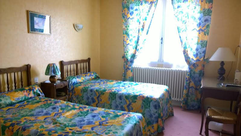 Logis Hotel Du Pont Neuf Le Veurdre Dış mekan fotoğraf