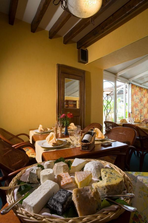 Logis Hotel Du Pont Neuf Le Veurdre Dış mekan fotoğraf
